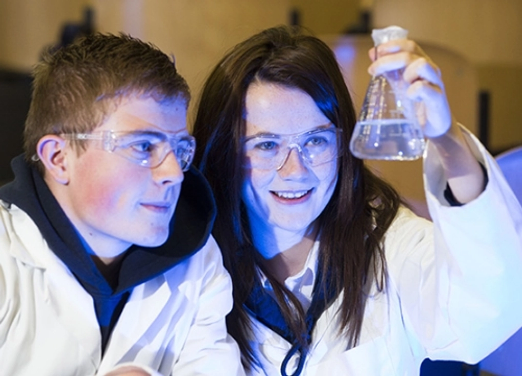 Two Chemical Sciences students working in lab, Trinity College Dublin.