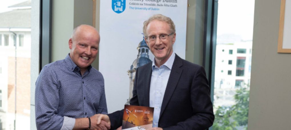 Damien O'Connor being awarded the Dean's Awards for Professional & Support Staff award