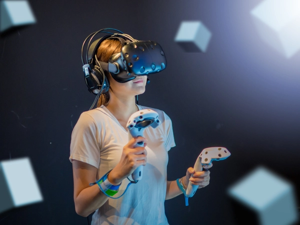 Girl image showing the different when Graphics, Vision, Augmented and Virtual Reality are applied.