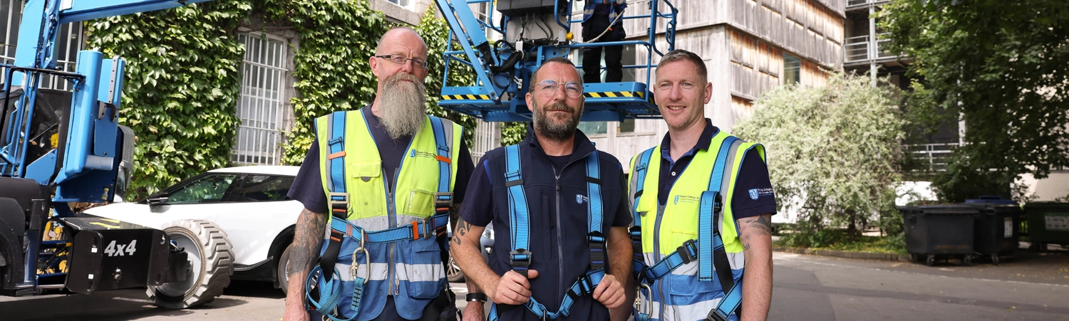 Cherrypicker workmen