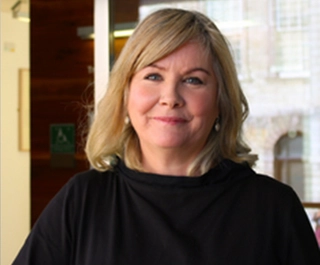 Dr. Caitriona Curtis