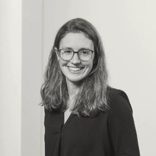 Dr. Julia Hirschwald