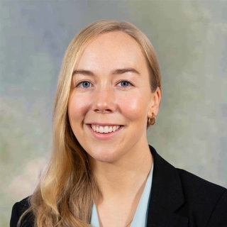 Ms. S&iacute;ne Kenny