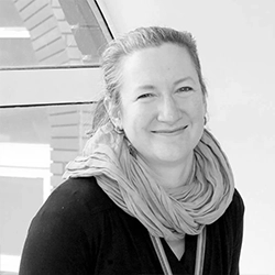 Dr. Cliona Ni Cheallaigh
