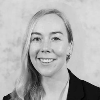 Ms. S&iacute;ne Kenny