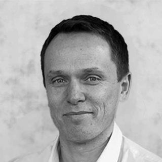 Dr. Darren Mc Causland