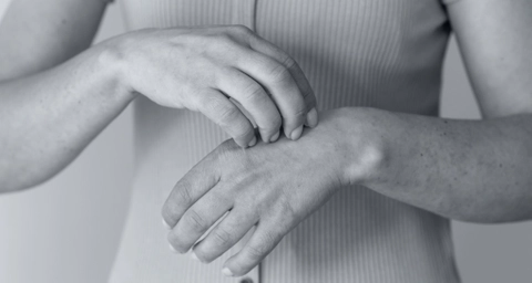 Scientists unearth potential new target for treating debilitating skin disease