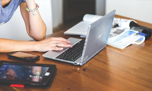 Instructor presenting delivery options