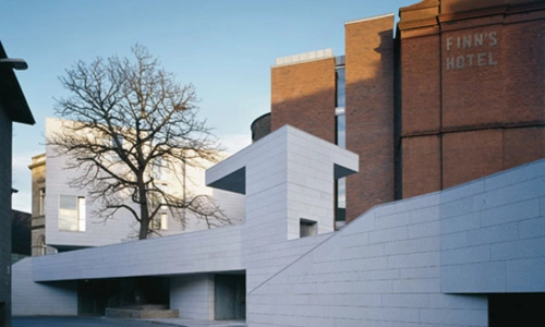 entrance to TCD Business school