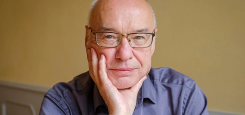 Headshot of Hans-Christian Oeser.