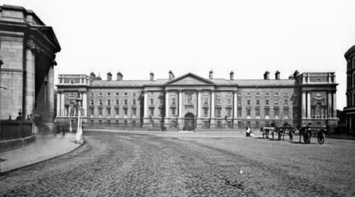1947 photograph of the front of Trinity from College Green.