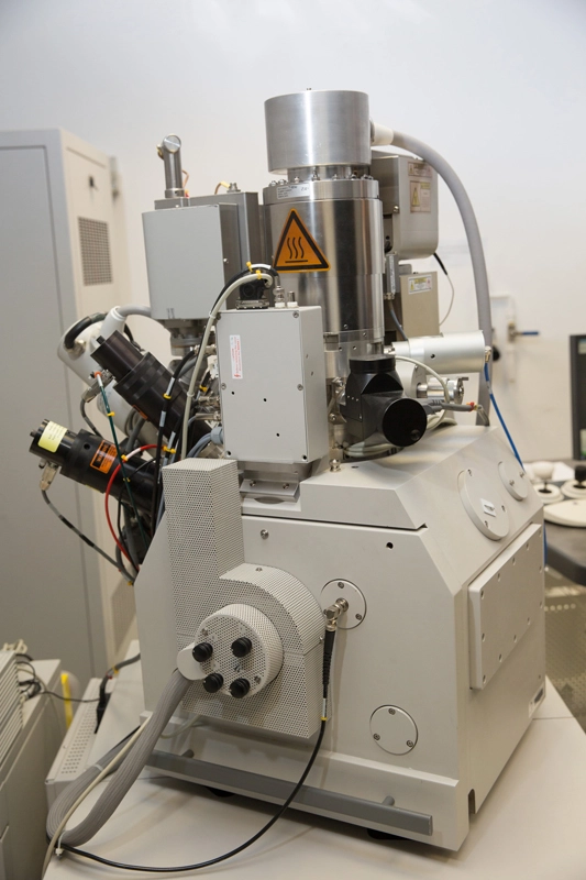 FEI Strata 235DB is a dual beam FIB/ SEM system