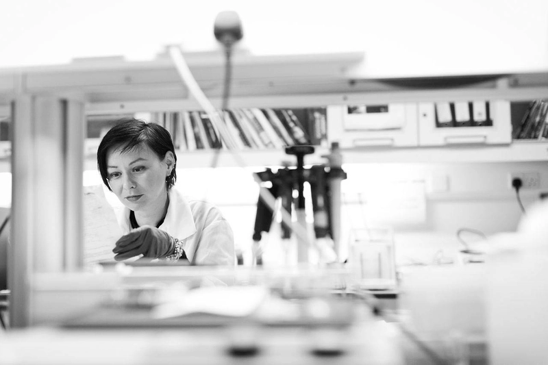 A researcher / scientist working in the CRANN lab