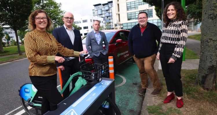 Project ROBUST members delivering four shared electric mobility hubs in Dublin, Galway, Sligo and Donegal with each hub providing charging infrastructure, electric cars, e-bikes and e-cargo bikes for shared use.