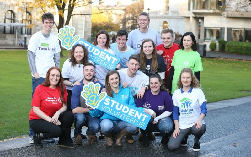 Students celebrate the launch of studentvolunteer.ie on Trinity campus