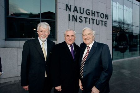 Provost dr john hegarty, taoiseach bertie ahern & dr martin naughton