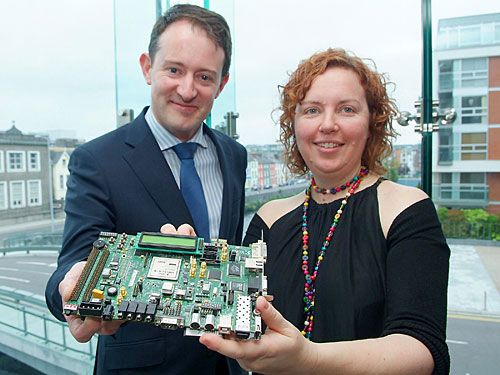 Minister for research & innovation, séan sherlock t.d., pictured with prof. linda doyle, director centre for telecommunications research (ctvr), at the announcement in cork of government funding of €19.5million with industry contribution of €4.8million for the ctvr. (photo: john sheehan photography)