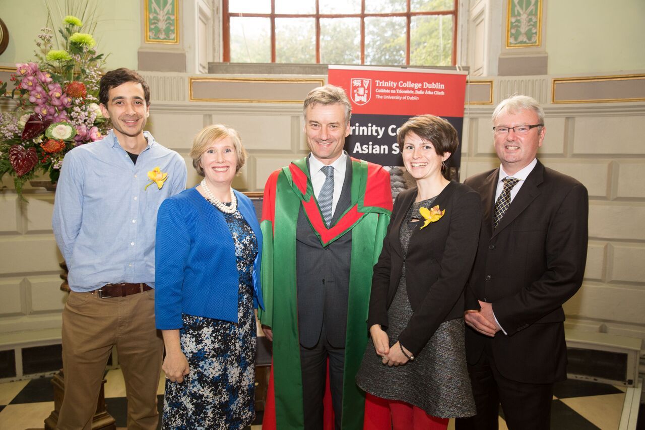 Photo of the then-Provost with scholarship students