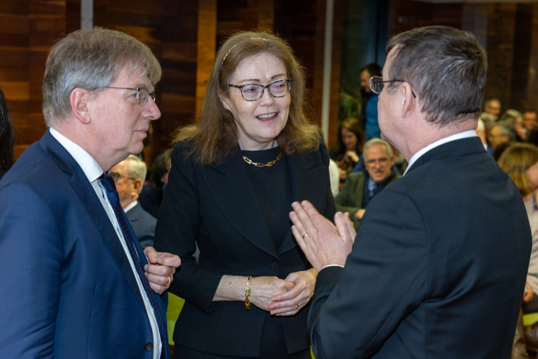 Faculty Dean Professor Carmel O'Sullivan and Professor Jürgen Barkoff in conversation.