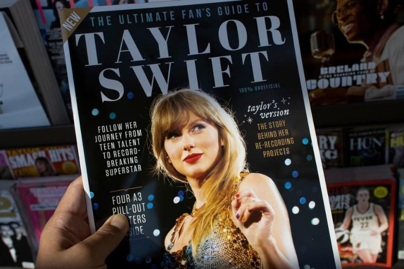 Cover of a magazine with Taylor Swift on the front